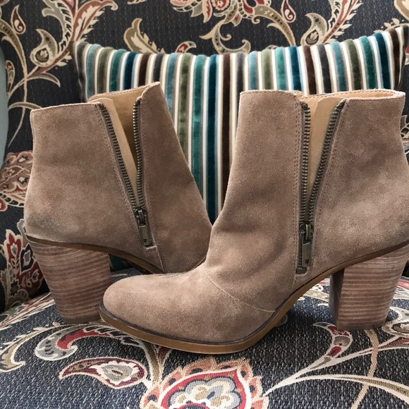 Lucky Brand Western Looking Boots - Picture 5 of 5